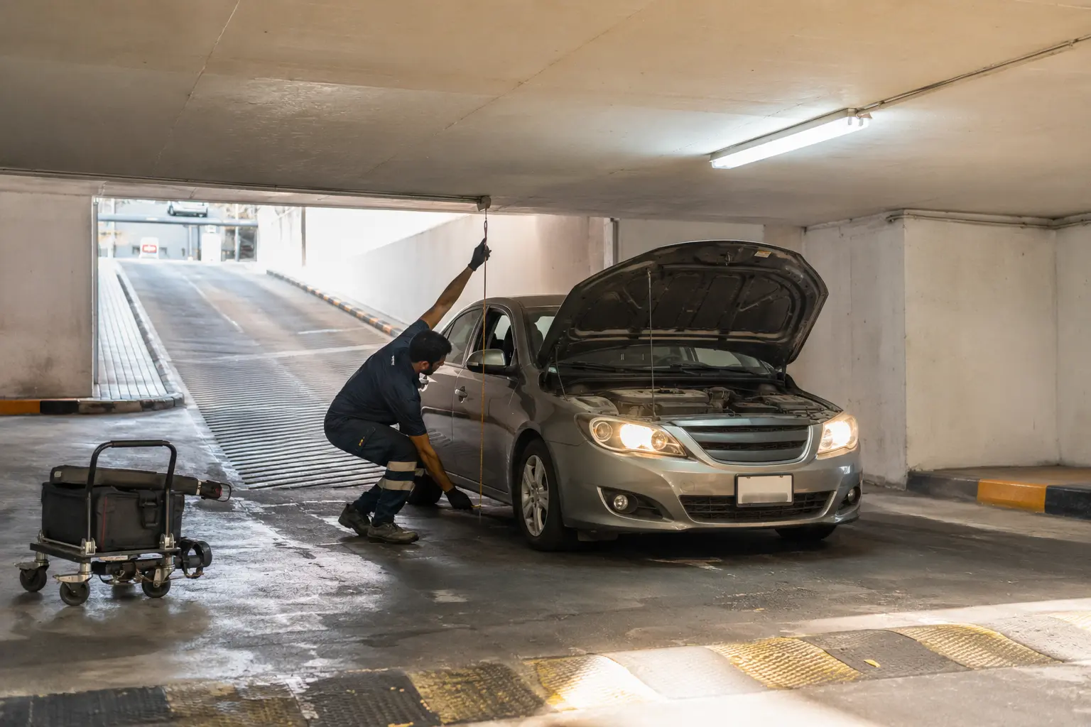 Basement access assessment for roadside assistance in Dubai
